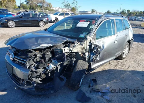 2013 Volkswagen Jetta Sportwagen 2.0L Tdi z USA, uszkodzony, nr VIN 3VWPL7AJ5DM680130